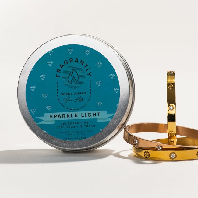 Titanium armband cuff van Fragrantly in geurkaars