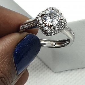 Close up zirkonia steen Fragrantly Diamond ringen