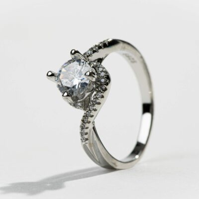 Diamond Collection Ring Fragrantly Split Shank