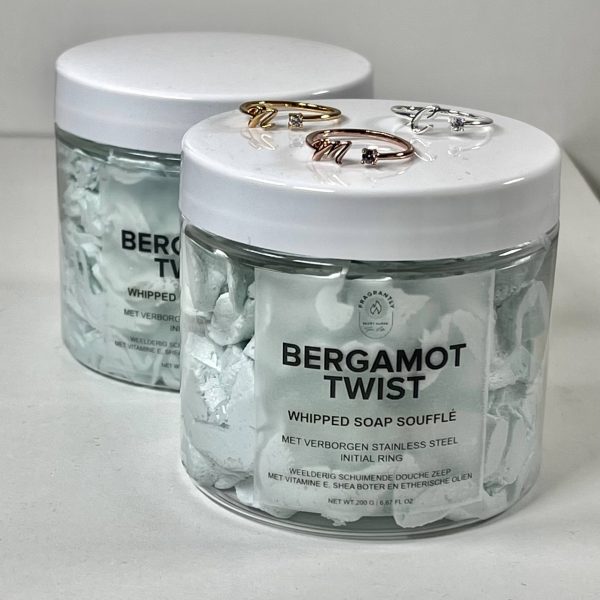 Fragrantly Bergamot Twist Whipped Soap initialen - letter ring medley 2