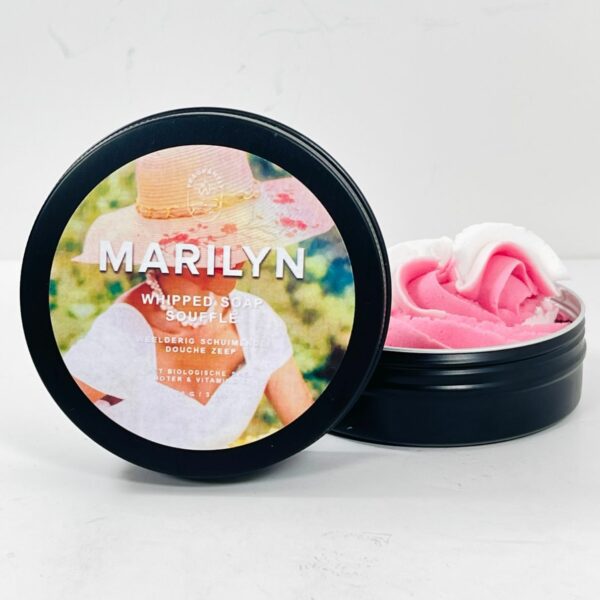 MARILYN - valentijn whipped soap souffle in blik - Fragrantly zijaanzicht