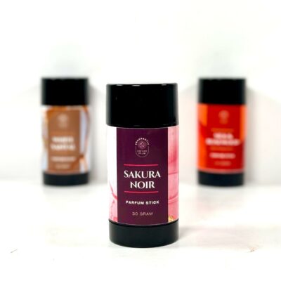 Sakura Noir parfum stick